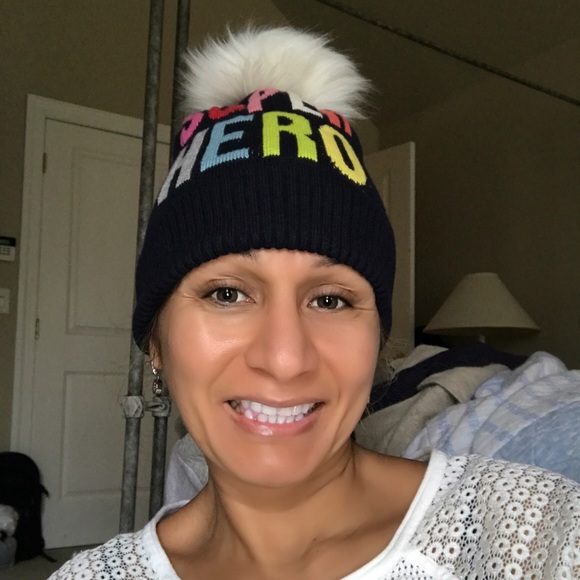 Meet your Posher, Gigi - Picture 3 of 7